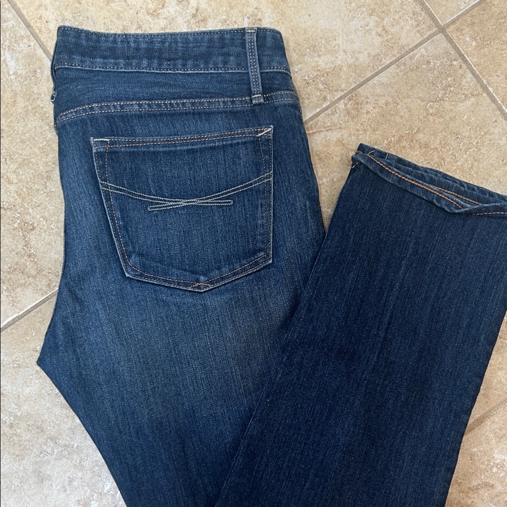 GAP Women's Straight Leg 1969 Dark Indigo Jeans - Picture 3 of 3
